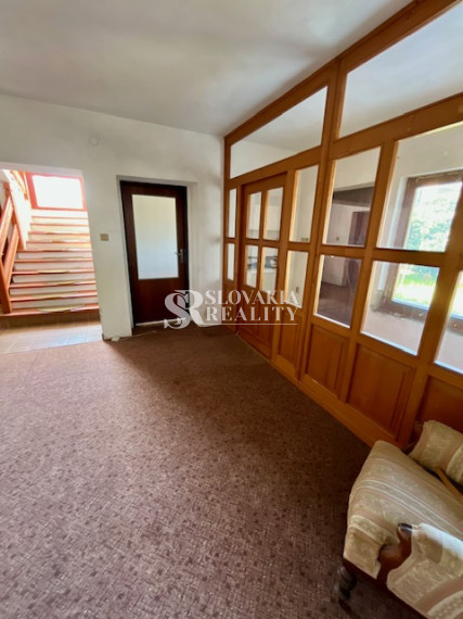 Veľký 8-izbový dom, znalecký posudok na 452.000, Čermáň