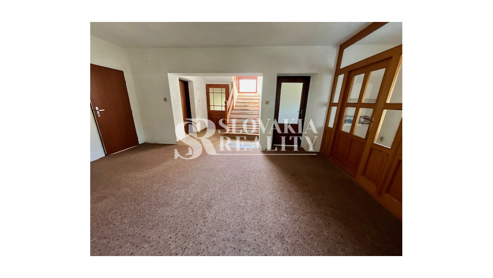 Veľký 8-izbový dom, znalecký posudok na 452.000, Čermáň