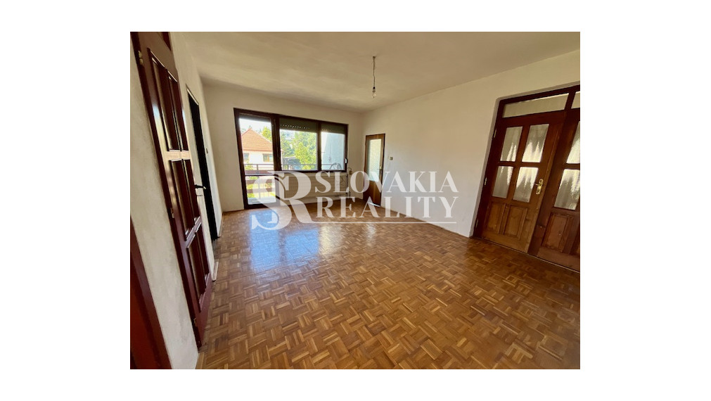 Veľký 8-izbový dom, znalecký posudok na 452.000, Čermáň