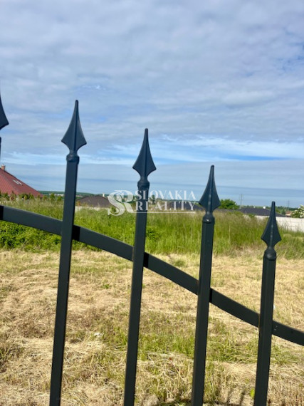 Stavebný pozemok, základ domu v Párovských Hájoch, 690 m2