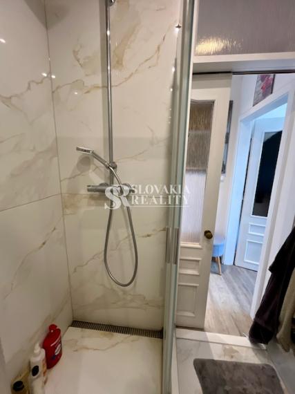 Slnečná, príjemná a zariadená garsónka na Štefánikovej ul.