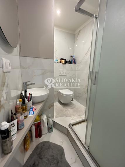 Slnečná, príjemná a zariadená garsónka na Štefánikovej ul.