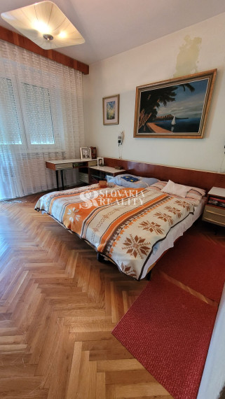 6-izb.RD, Nitra-Zobor, 980 m2 pozemok, garáž