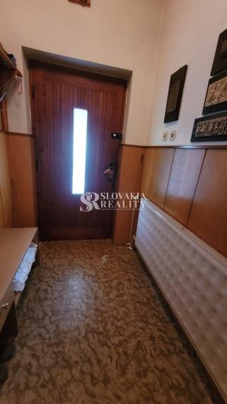 6-izb.RD, Nitra-Zobor, 980 m2 pozemok, garáž