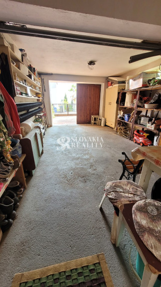 6-izb.RD, Nitra-Zobor, 980 m2 pozemok, garáž