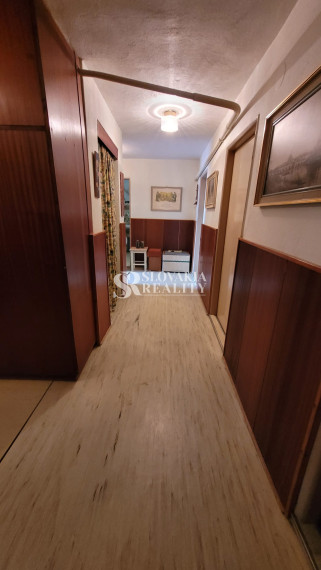 6-izb.RD, Nitra-Zobor, 980 m2 pozemok, garáž