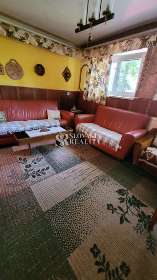 6-izb.RD, Nitra-Zobor, 980 m2 pozemok, garáž