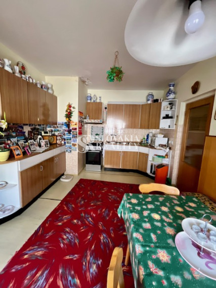 6-izb.RD, Nitra-Zobor, 980 m2 pozemok, garáž