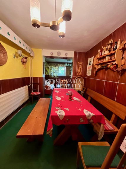 6-izb.RD, Nitra-Zobor, 980 m2 pozemok, garáž