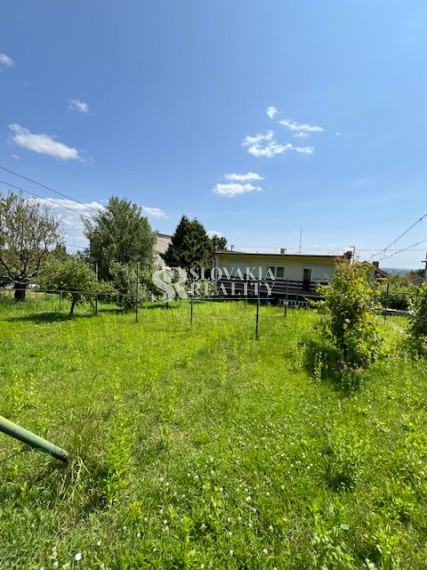 6-izb.RD, Nitra-Zobor, 980 m2 pozemok, garáž