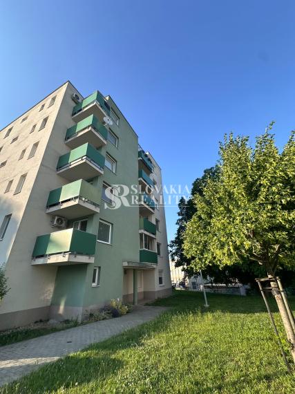 2-izb.byt, energie v cene, 2 parkovacie miesta, internet