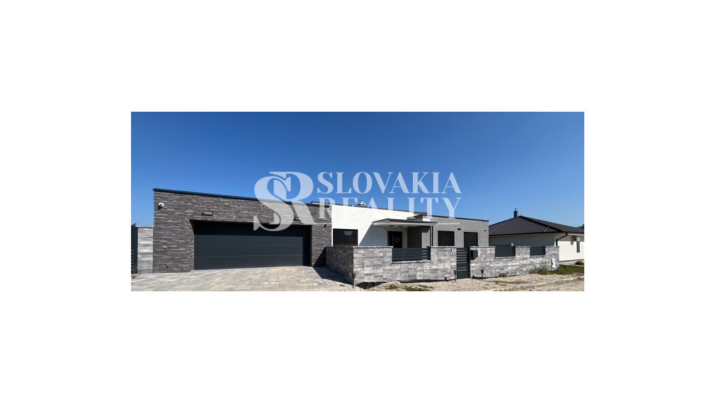 Luxusný rodinný dom, 4 izby, bazén, klimatizácia, 2-garáž