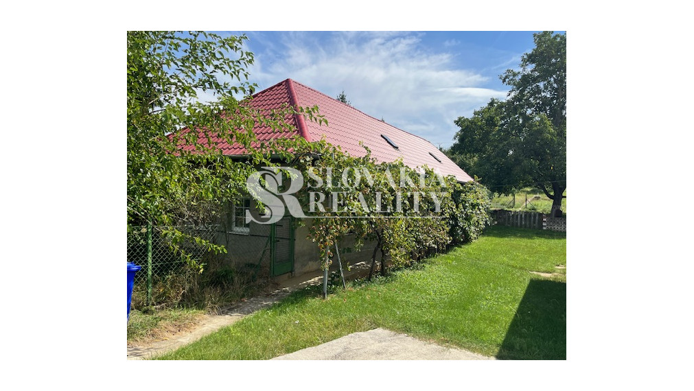 3-izb.dom Veľký Lapáš, 2750 m2 pozemok, IS: el.voda, plyn