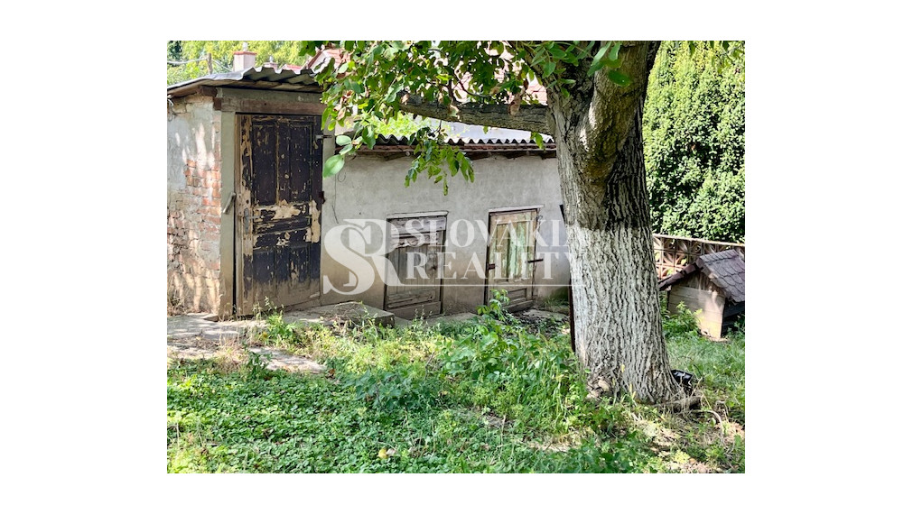 3-izb.dom Veľký Lapáš, 2750 m2 pozemok, IS: el.voda, plyn