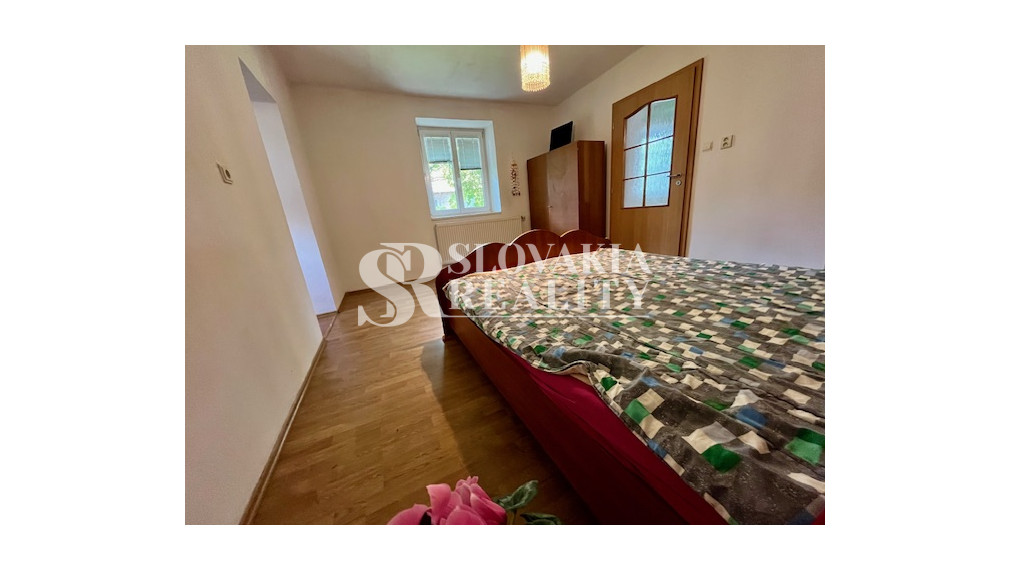 3-izb.dom Veľký Lapáš, 2750 m2 pozemok, IS: el.voda, plyn