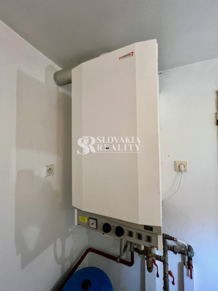 3-izb.dom Veľký Lapáš, 2750 m2 pozemok, IS: el.voda, plyn