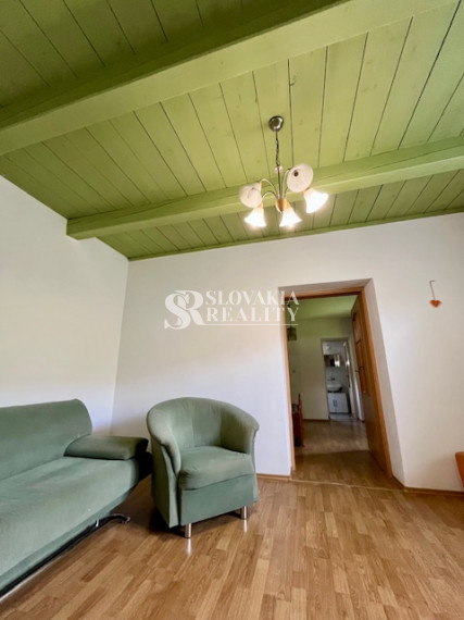 3-izb.dom Veľký Lapáš, 2750 m2 pozemok, IS: el.voda, plyn