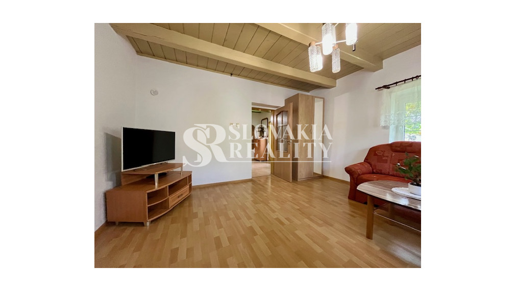 3-izb.dom Veľký Lapáš, 2750 m2 pozemok, IS: el.voda, plyn