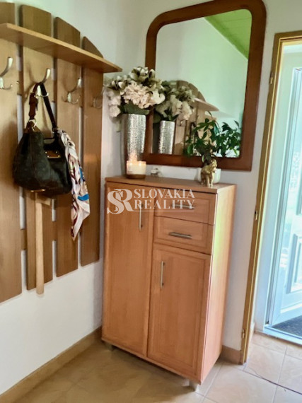 3-izb.dom Veľký Lapáš, 2750 m2 pozemok, IS: el.voda, plyn