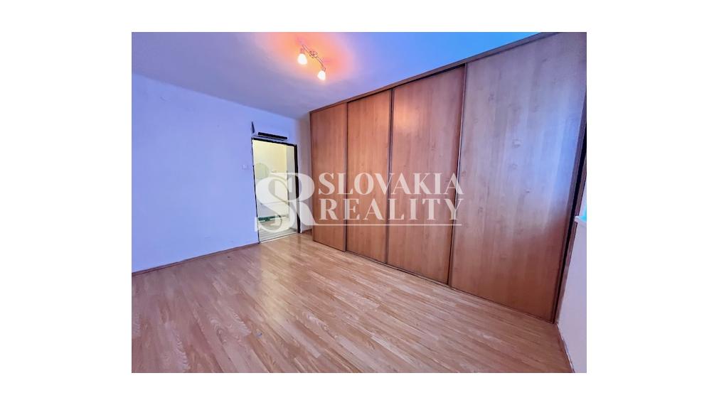 REZERVOVANÝ! 2-izb.byt Kalvária, balkón - 8.mája