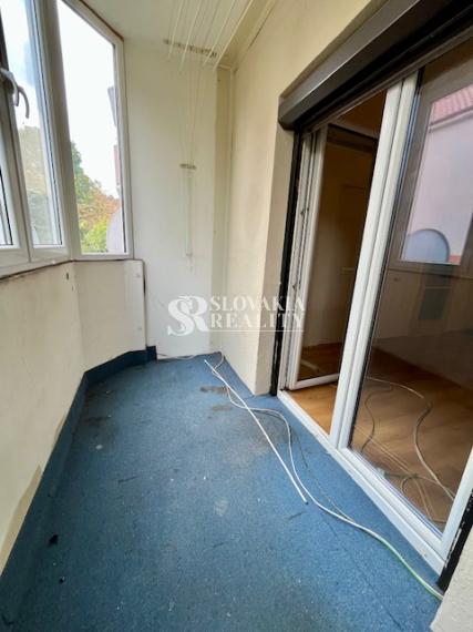 REZERVOVANÝ! 2-izb.byt Kalvária, balkón - 8.mája