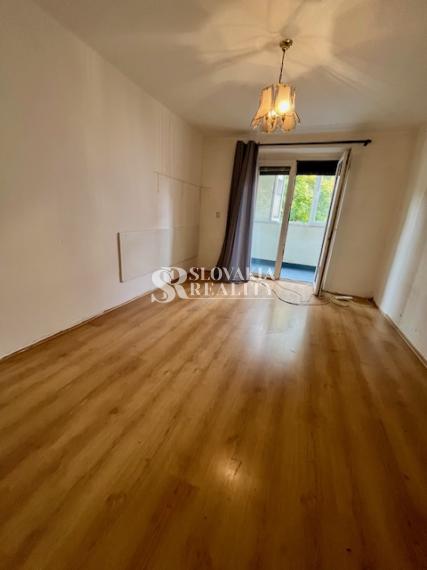 REZERVOVANÝ! 2-izb.byt Kalvária, balkón - 8.mája