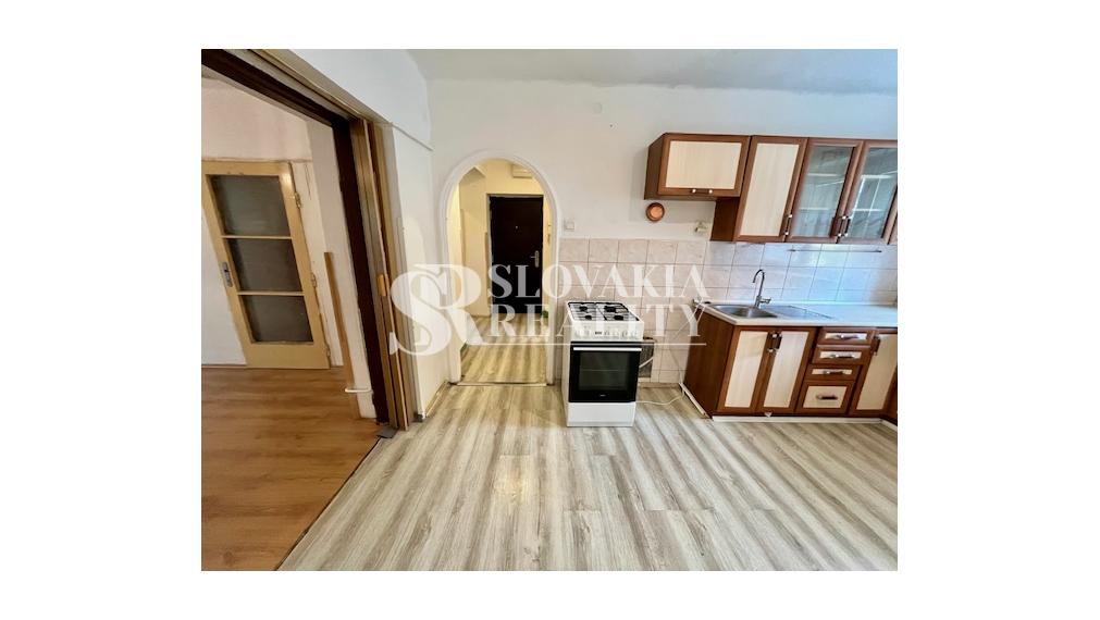 REZERVOVANÝ! 2-izb.byt Kalvária, balkón - 8.mája