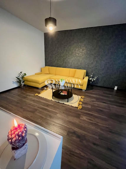 1-izbový byt Klokočina, internet, energie, výťah, pivnica