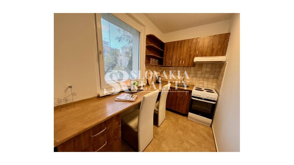 1-izbový byt Klokočina, internet, energie, výťah, pivnica