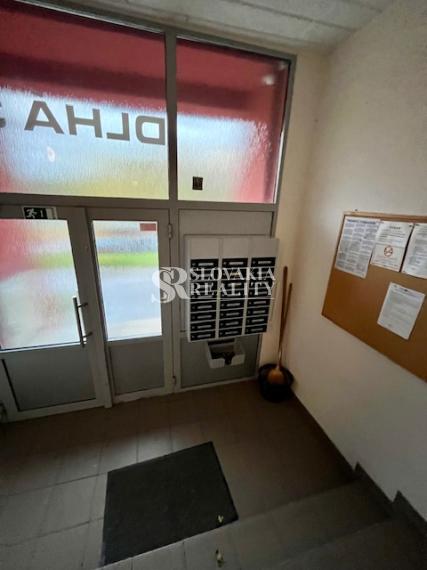 Garsónka Chrenová, novozrekonštruovaná, pivnica, výťah