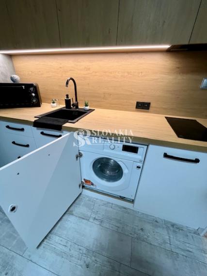 Garsónka Chrenová, novozrekonštruovaná, pivnica, výťah