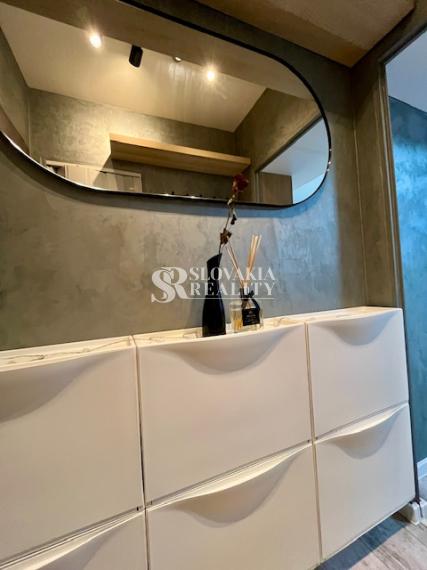 Garsónka Chrenová, novozrekonštruovaná, pivnica, výťah