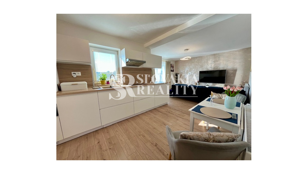 Útulný 3-izb. domček, Sľažany, 10,7á záhrada, zariadený