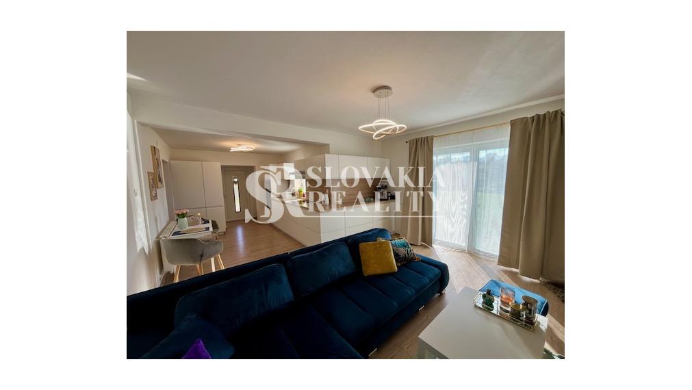 Útulný 3-izb. domček, Sľažany, 10,7á záhrada, zariadený