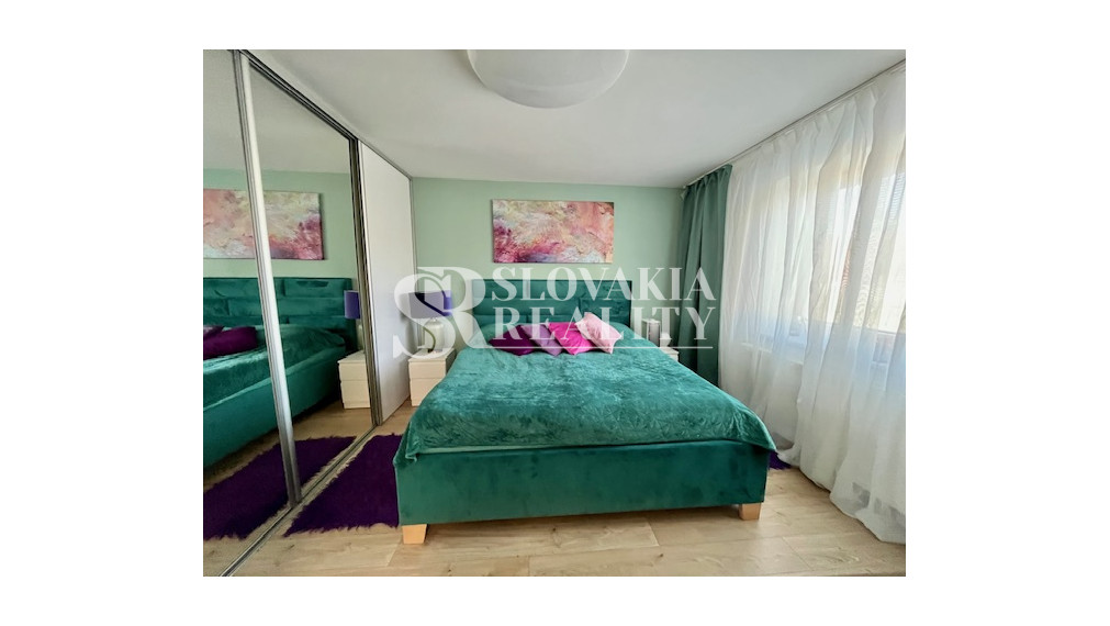 Útulný 3-izb. domček, Sľažany, 10,7á záhrada, zariadený