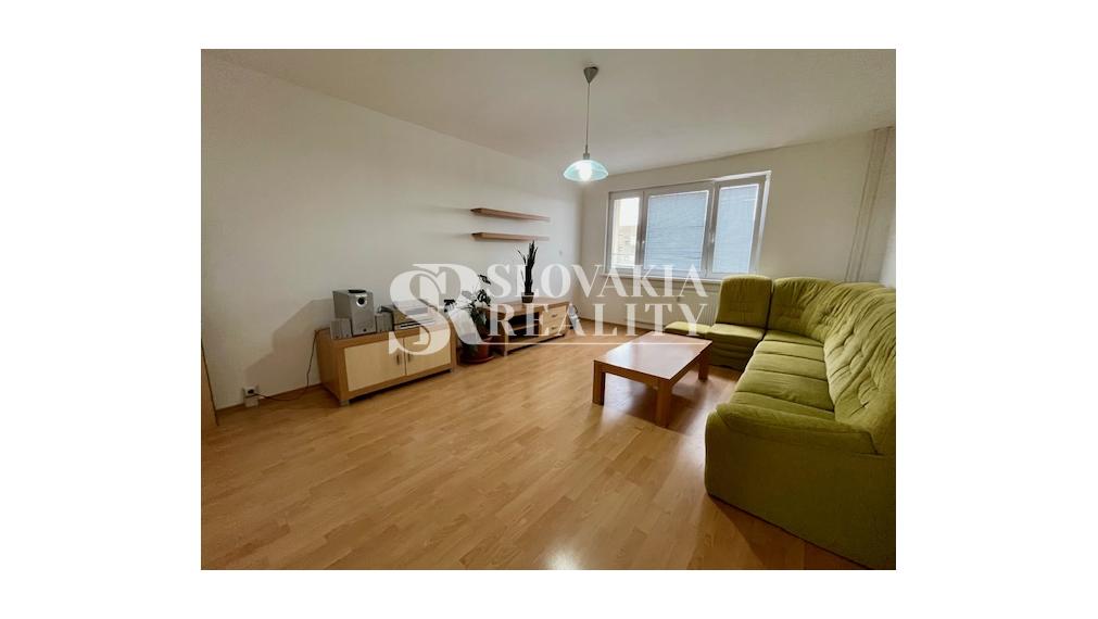 3-izb. byt Klokočina, loggia, čiastočne zariadený, 81 m2