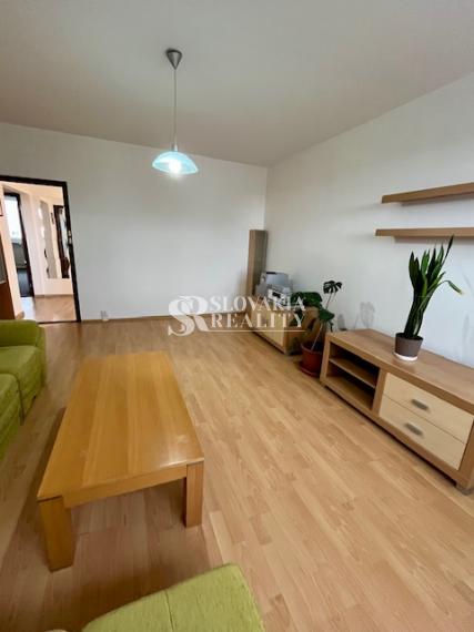 3-izb. byt Klokočina, loggia, čiastočne zariadený, 81 m2