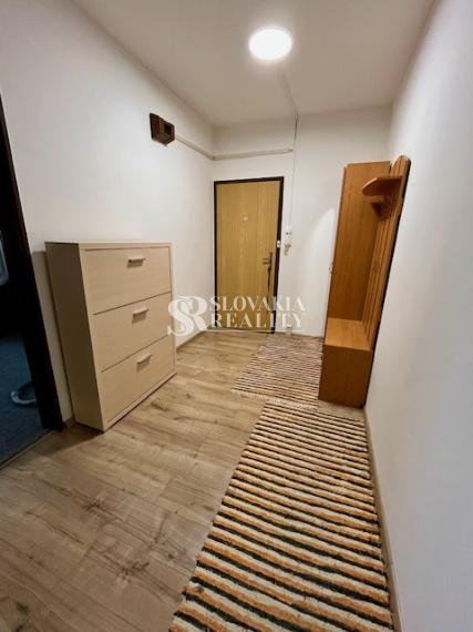 3-izb. byt Klokočina, loggia, čiastočne zariadený, 81 m2