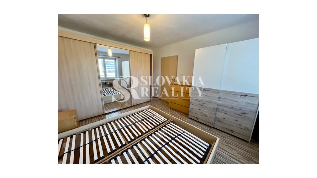 2-izb.byt, centrum mesta, 55m2, čiastočne zariadený, pivnica