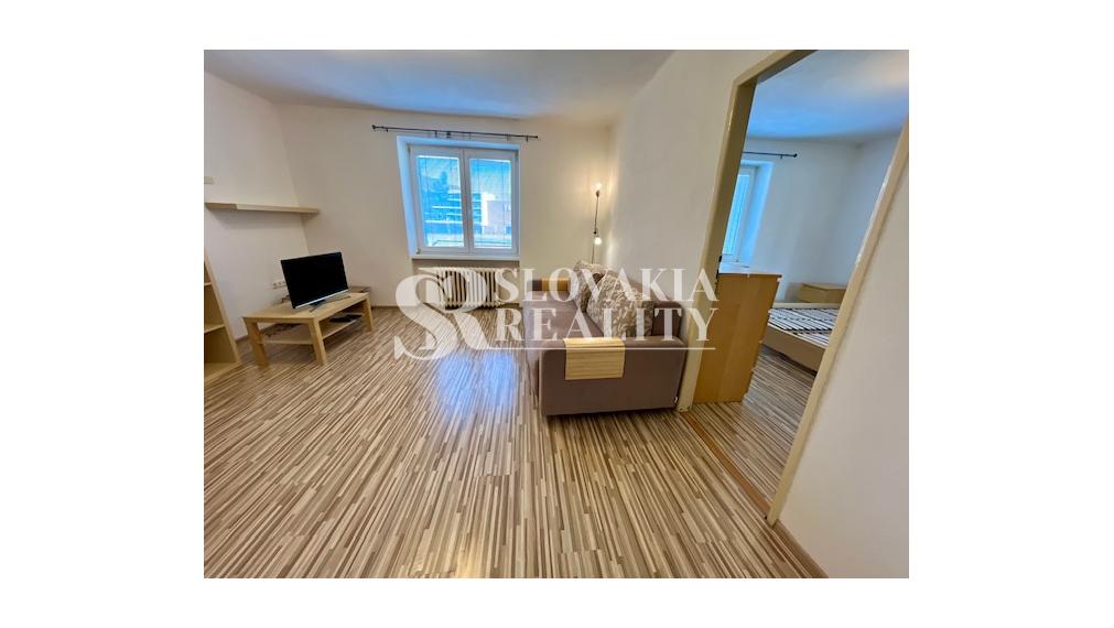 2-izb.byt, centrum mesta, 55m2, čiastočne zariadený, pivnica