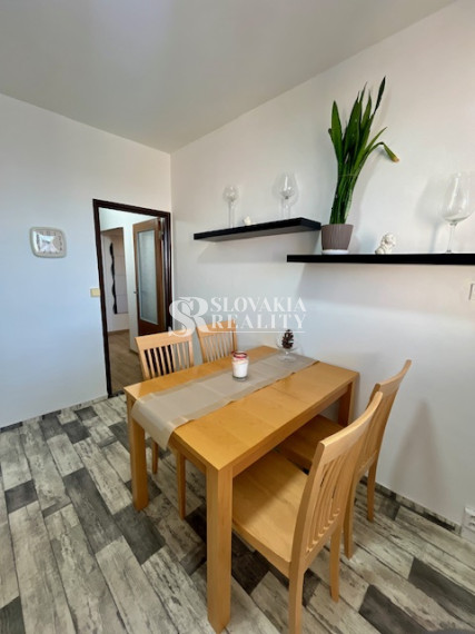 3-izb. byt Klokočina, loggia, čiastočne zariadený, 81 m2