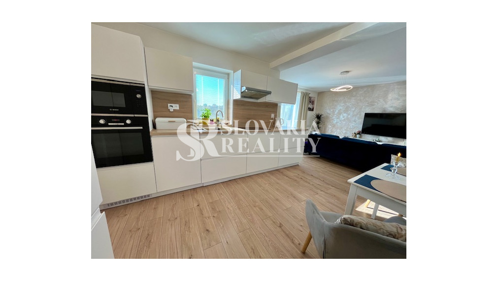 3-izb. domček, Sľažany, zariadený, 10,7á záhrada, zrekonšt.