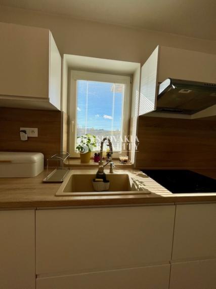 3-izb. domček, Sľažany, zariadený, 10,7á záhrada, zrekonšt.