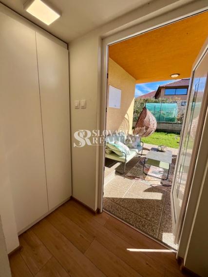 3-izb. domček, Sľažany, zariadený, 10,7á záhrada, zrekonšt.