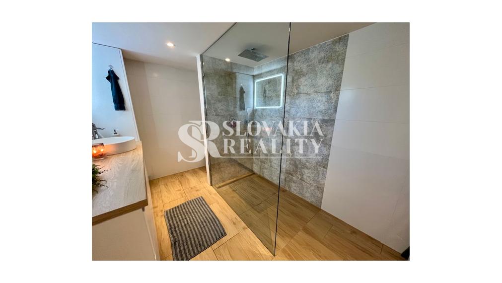 3-izb. domček, Sľažany, zariadený, 10,7á záhrada, zrekonšt.