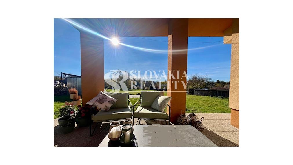 3-izb. domček, Sľažany, zariadený, 10,7á záhrada, zrekonšt.