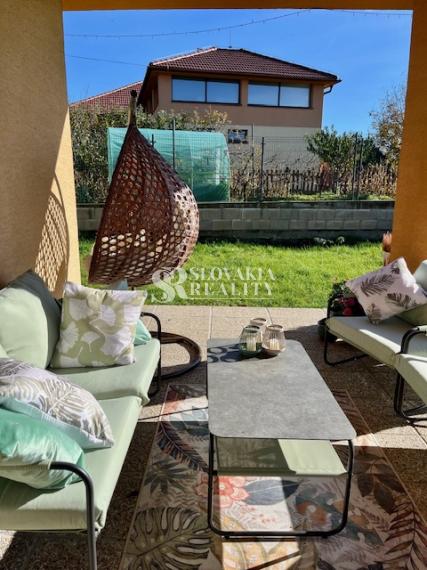 3-izb. domček, Sľažany, zariadený, 10,7á záhrada, zrekonšt.