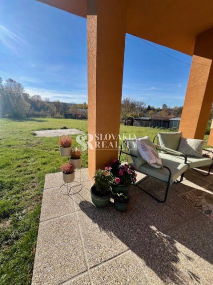 3-izb. domček, Sľažany, zariadený, 10,7á záhrada, zrekonšt.