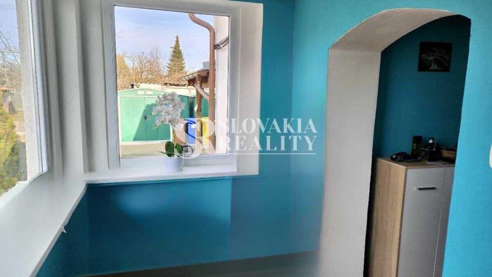 Golianovo, 3-izb.dom s podkrovým na veľkom pozemku