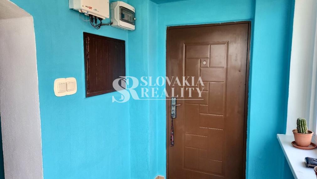 Golianovo, 3-izb.dom s podkrovým na veľkom pozemku